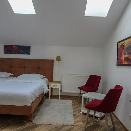 La Casa Готель