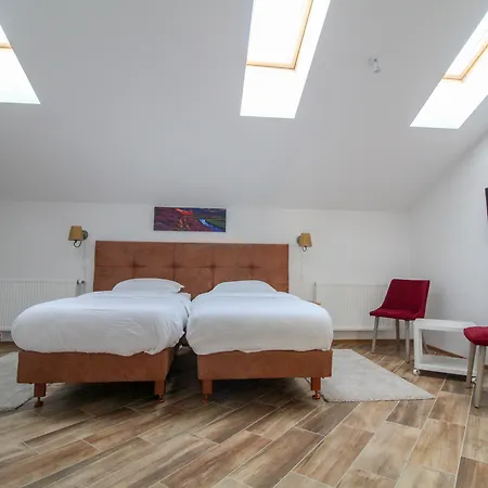 La Casa Готель