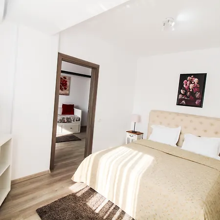 La Casa 3* Бухарест