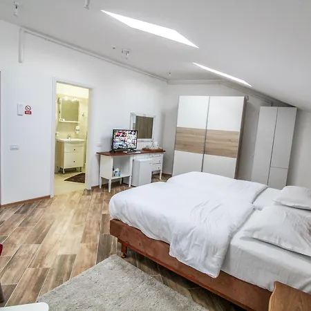 La Casa 3* Bucareste