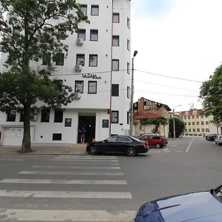 La Casa 3*