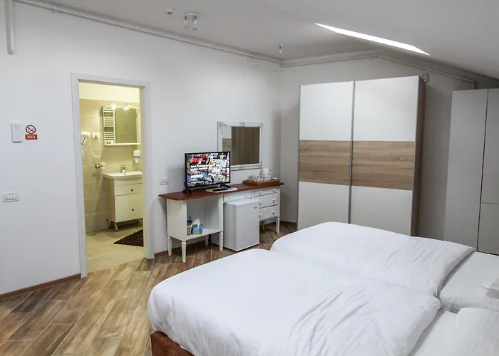 Hotel La Casa 3*