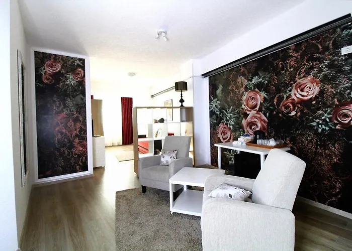 Hotel La Casa 3*