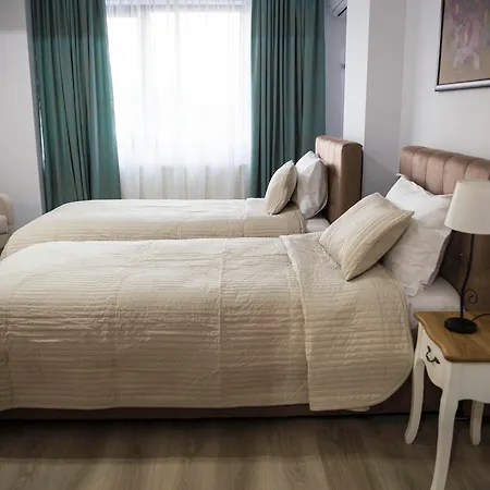 La Casa Hotel
