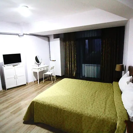 La Casa 3*