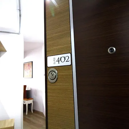 La Casa 3*